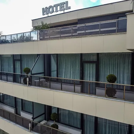 Otel Caesar 2 Kŭrdzhali